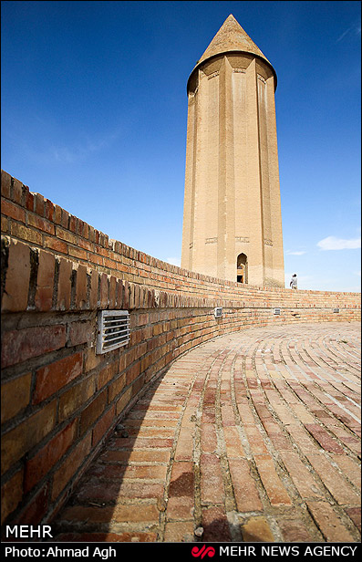 394585 873 - مقبره قابوس‌بن وشمگیر / بلندترین برج تمام آجری جهان