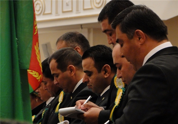 Yash uli010 - ترکمنستان / نشست شورای ریش سفیدان