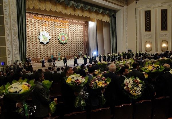 Yash uli012 - ترکمنستان / نشست شورای ریش سفیدان