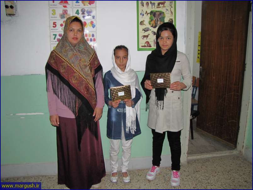 Nashr Zaban 2 Copy - اهدای هدایا به زبان‌آموزان برتر / مصاحبه با مدیر آموزشگاه نشر زبان